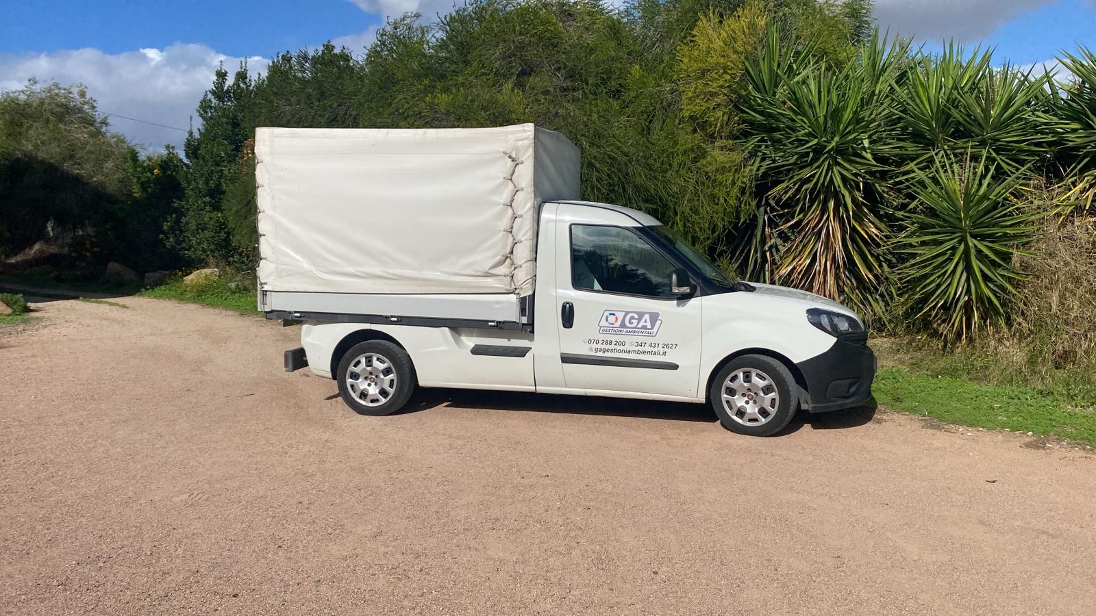 Veicolo autorizzato per il trasporto rifiuti di GA Gestioni Ambientali.