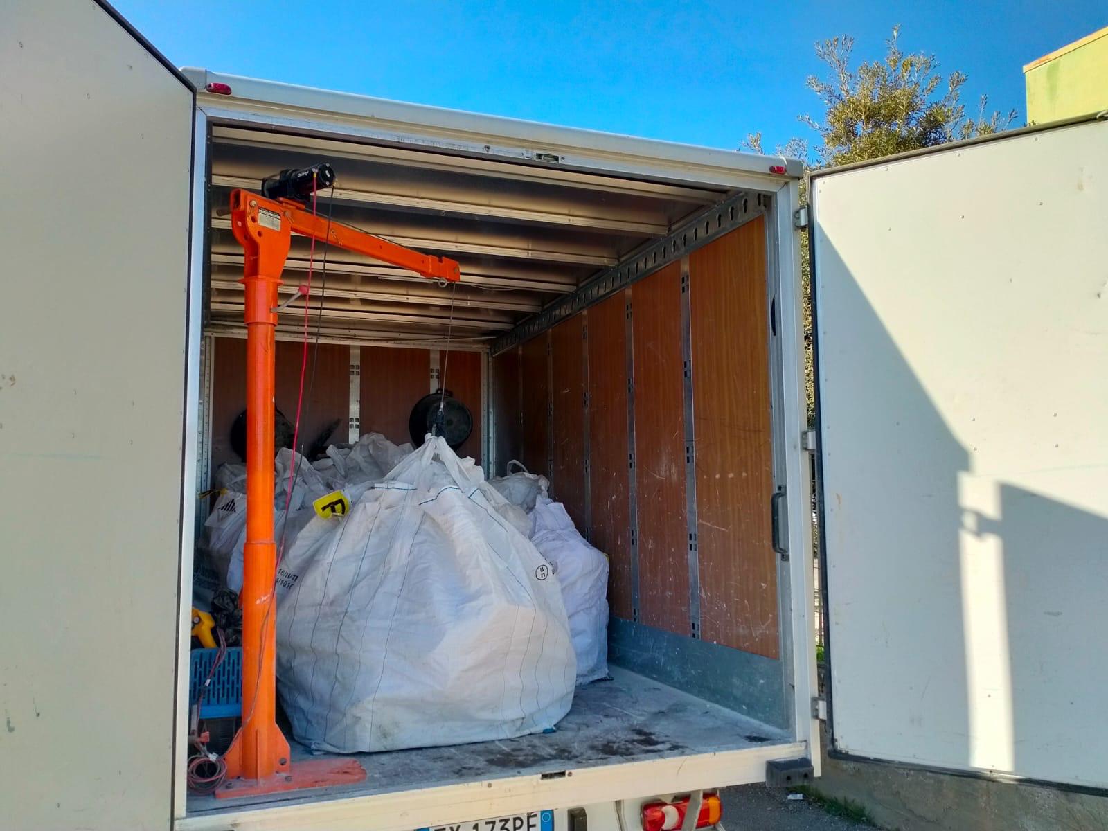 Trasporto rifiuti speciali in Sardegna con camion attrezzato &ndash; GA Gestione Ambientali